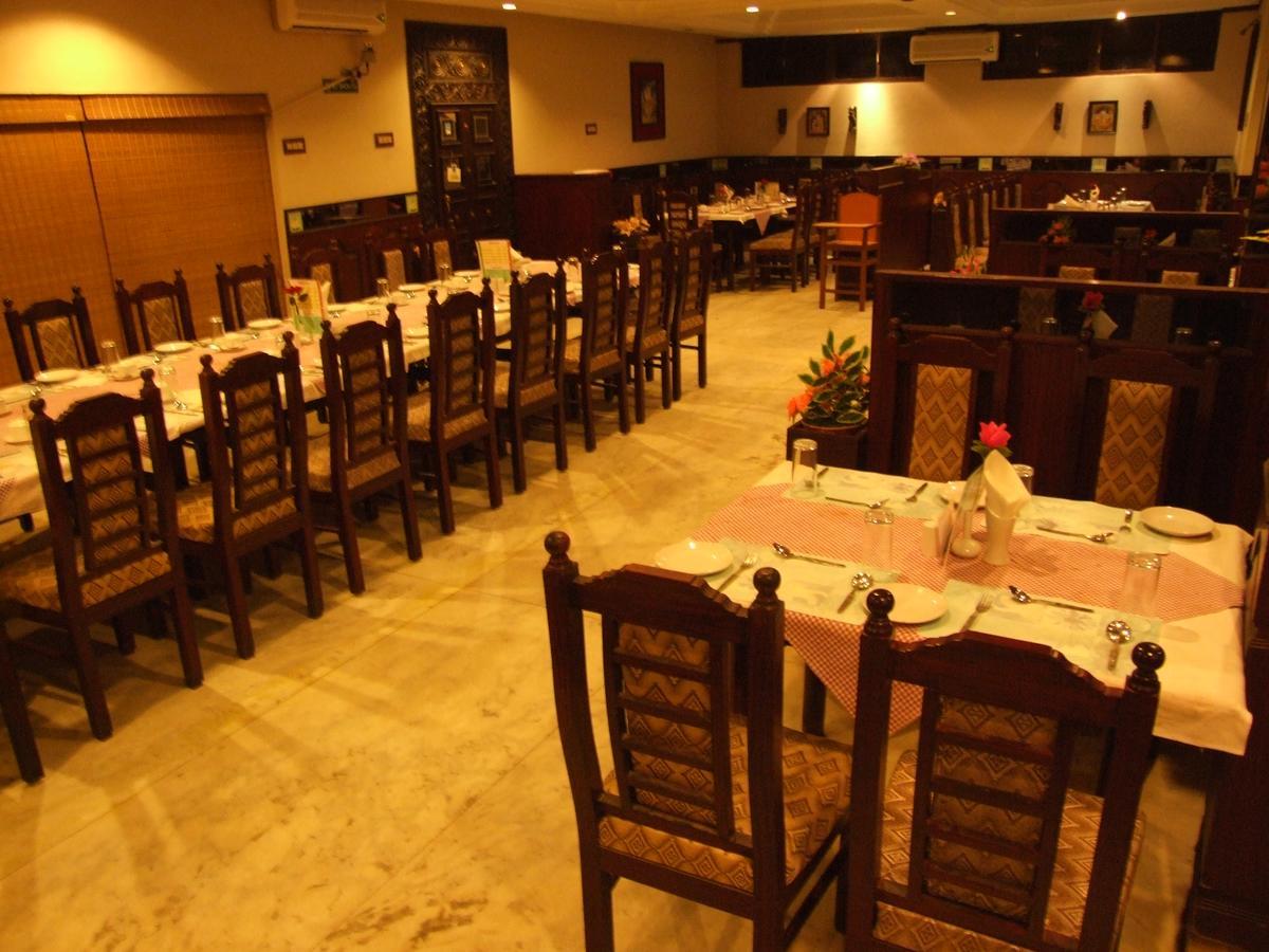 Hotel Saradharam Chidambaram Exteriör bild